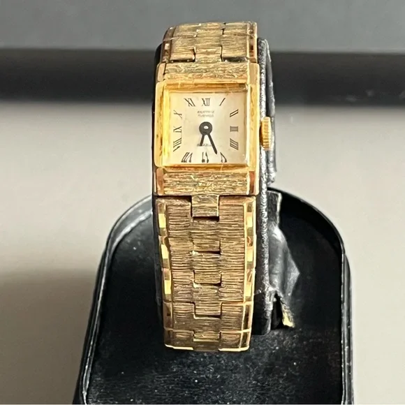 Nestrix MCM Textured Gold Tone Swiss 17 Jewel Incabloc Tank  display picture 3